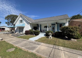 203 4TH Street, Brookport, Illinois 62910, 3 Bedrooms Bedrooms, 0 ,2 BathroomsBathrooms,Residential,For Sale,4TH,0,RMAEB459743