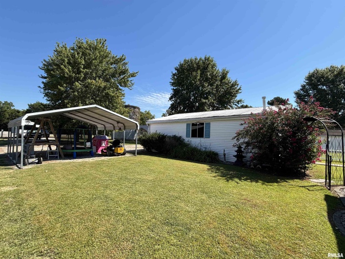 203 4TH Street, Brookport, Illinois 62910, 3 Bedrooms Bedrooms, 0 ,2 BathroomsBathrooms,Residential,For Sale,4TH,0,RMAEB459743