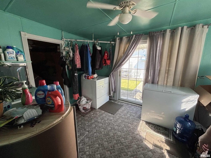 203 4TH Street, Brookport, Illinois 62910, 3 Bedrooms Bedrooms, 0 ,2 BathroomsBathrooms,Residential,For Sale,4TH,0,RMAEB459743