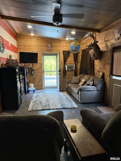 5435 HICKORY RIDGE Road, Pomona, Illinois 62975, 2 Bedrooms Bedrooms, 0 ,3 BathroomsBathrooms,Land,For Sale,HICKORY RIDGE,0,RMAEB459750