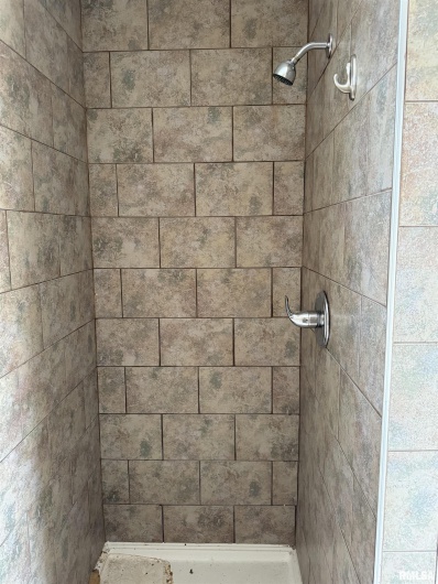 5435 HICKORY RIDGE Road, Pomona, Illinois 62975, 2 Bedrooms Bedrooms, 0 ,3 BathroomsBathrooms,Land,For Sale,HICKORY RIDGE,0,RMAEB459750