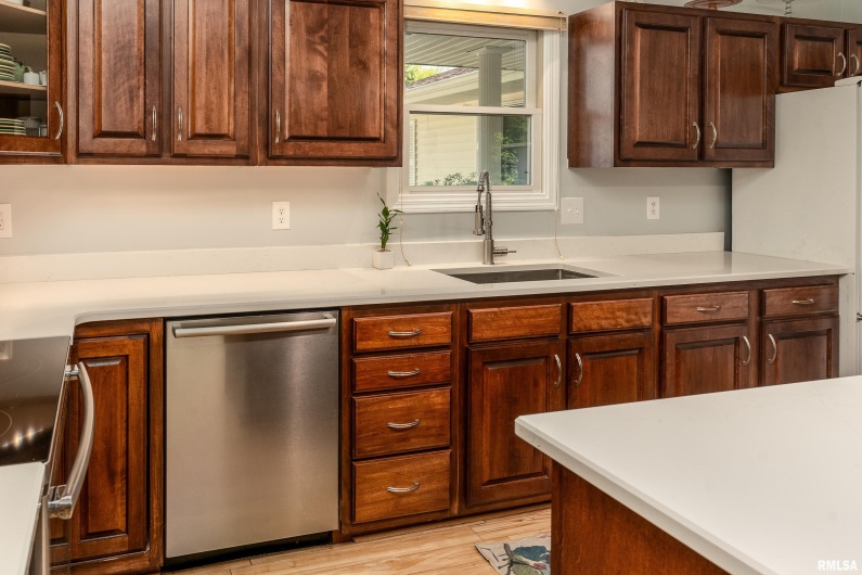 616 SURREY Lane, Carbondale, Illinois 62901, 4 Bedrooms Bedrooms, 0 ,2 BathroomsBathrooms,Residential,For Sale,SURREY,0,RMAEB459746