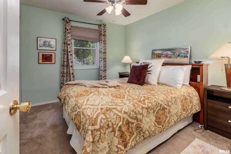 616 SURREY Lane, Carbondale, Illinois 62901, 4 Bedrooms Bedrooms, 0 ,2 BathroomsBathrooms,Residential,For Sale,SURREY,0,RMAEB459746