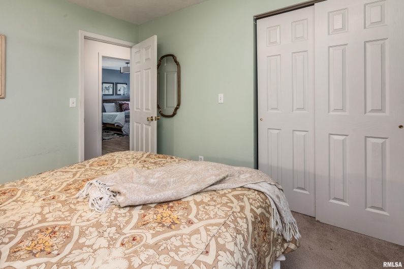 616 SURREY Lane, Carbondale, Illinois 62901, 4 Bedrooms Bedrooms, 0 ,2 BathroomsBathrooms,Residential,For Sale,SURREY,0,RMAEB459746