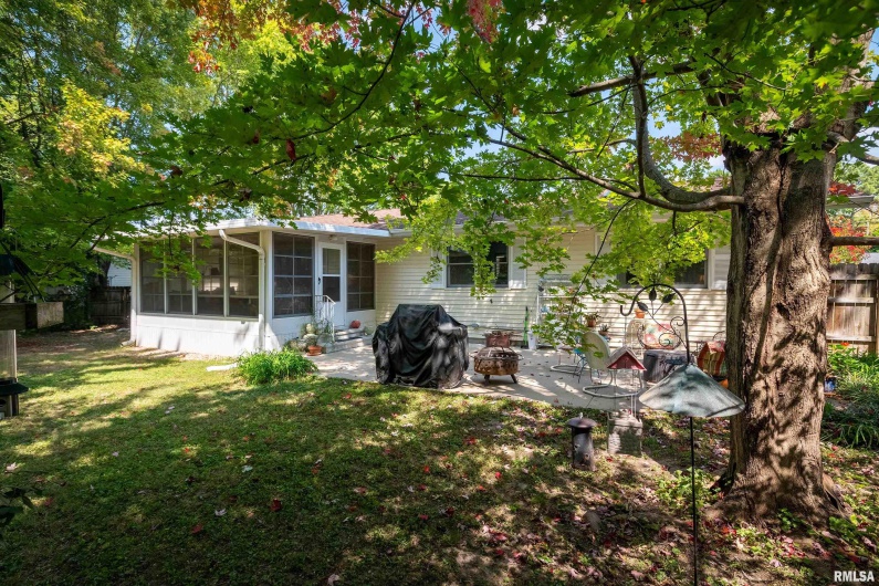 616 SURREY Lane, Carbondale, Illinois 62901, 4 Bedrooms Bedrooms, 0 ,2 BathroomsBathrooms,Residential,For Sale,SURREY,0,RMAEB459746