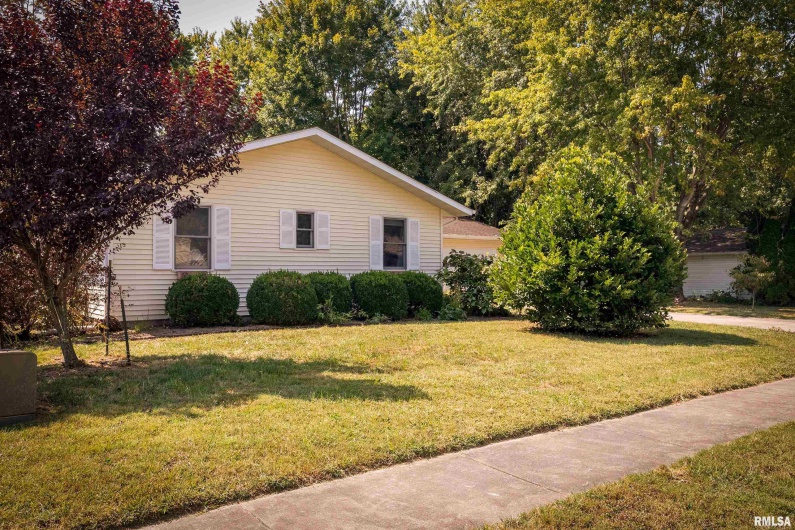 616 SURREY Lane, Carbondale, Illinois 62901, 4 Bedrooms Bedrooms, 0 ,2 BathroomsBathrooms,Residential,For Sale,SURREY,0,RMAEB459746