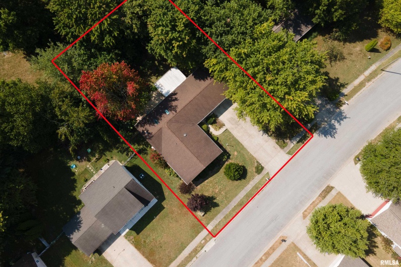 616 SURREY Lane, Carbondale, Illinois 62901, 4 Bedrooms Bedrooms, 0 ,2 BathroomsBathrooms,Residential,For Sale,SURREY,0,RMAEB459746