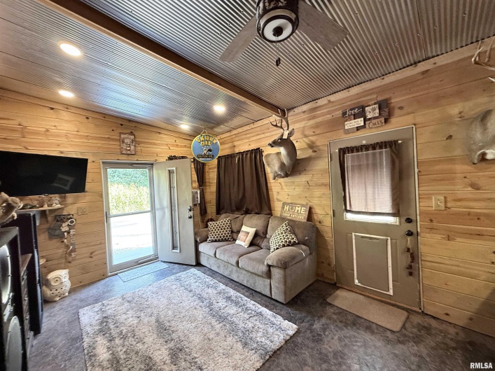 5435 HICKORY RIDGE Road, Pomona, Illinois 62975, 2 Bedrooms Bedrooms, 0 ,3 BathroomsBathrooms,Residential,For Sale,HICKORY RIDGE,0,RMAEB459748
