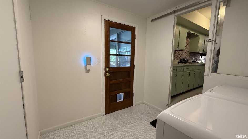 300 GLENVIEW Drive, Carbondale, Illinois 62901, 4 Bedrooms Bedrooms, 0 ,3 BathroomsBathrooms,Residential,For Sale,GLENVIEW,0,RMAQC4267427