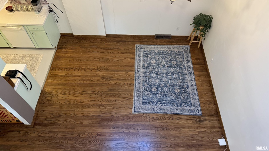 300 GLENVIEW Drive, Carbondale, Illinois 62901, 4 Bedrooms Bedrooms, 0 ,3 BathroomsBathrooms,Residential,For Sale,GLENVIEW,0,RMAQC4267427