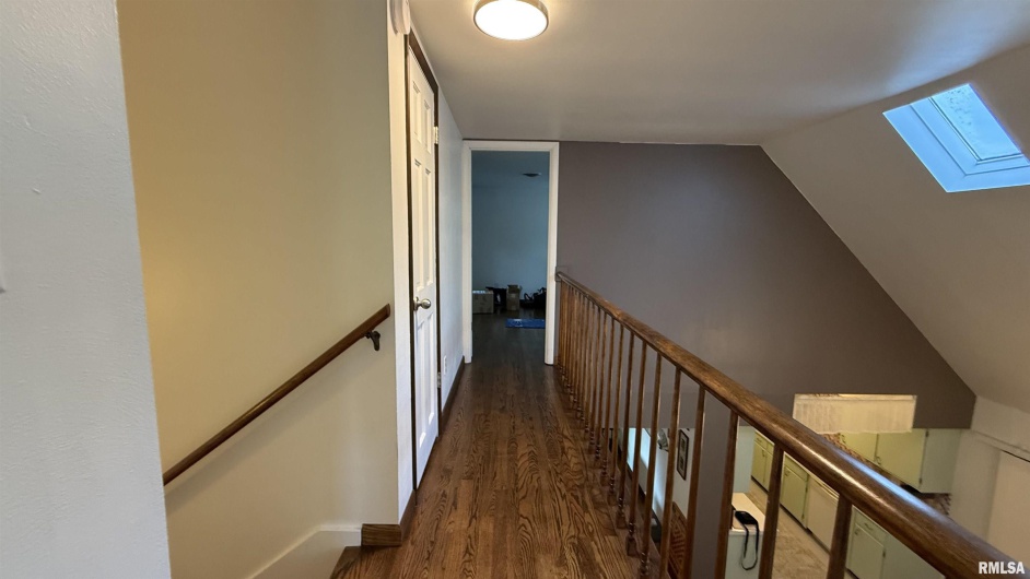300 GLENVIEW Drive, Carbondale, Illinois 62901, 4 Bedrooms Bedrooms, 0 ,3 BathroomsBathrooms,Residential,For Sale,GLENVIEW,0,RMAQC4267427