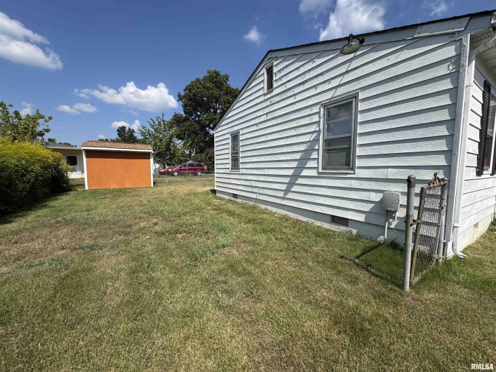 404 CARTER Street, Marion, Illinois 62959, 2 Bedrooms Bedrooms, 0 ,1 BathroomBathrooms,Residential,For Sale,CARTER,0,RMAQC4267428