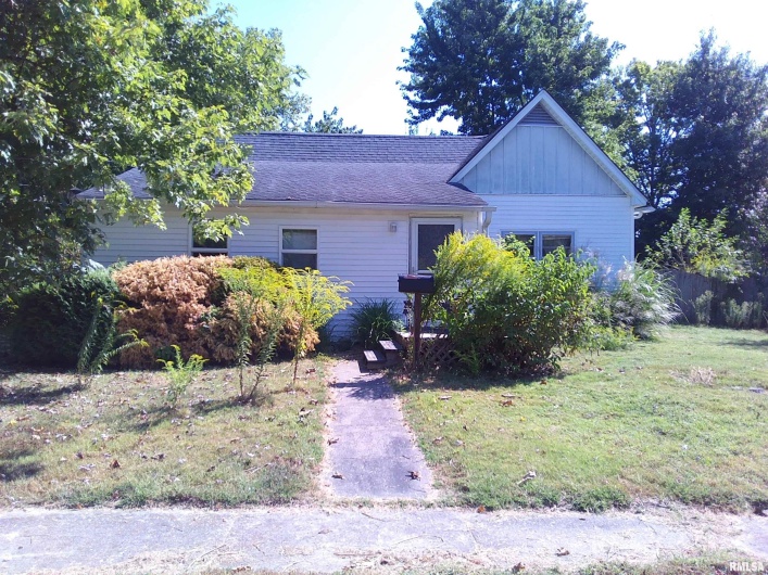 1008 SPENCE Street, Carterville, Illinois 62918, 3 Bedrooms Bedrooms, 0 ,1 BathroomBathrooms,Residential,For Sale,SPENCE,0,RMAEB459756