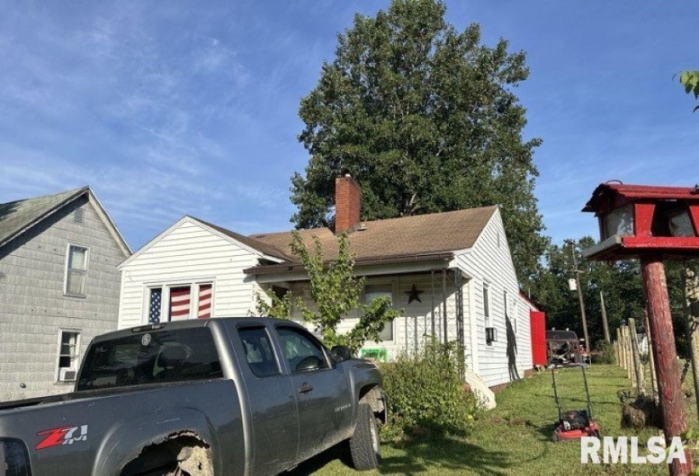 557 3RD Street, Rosiclare, Illinois 62982, 2 Bedrooms Bedrooms, 0 ,1 BathroomBathrooms,Residential,For Sale,3RD,0,RMAEB459758