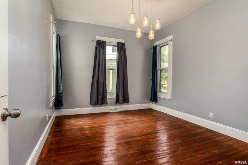 2112 HERBERT Street, Murphysboro, Illinois 62966, 3 Bedrooms Bedrooms, 0 ,1 BathroomBathrooms,Residential,For Sale,HERBERT,0,RMAEB458234
