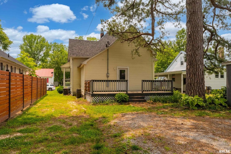 2112 HERBERT Street, Murphysboro, Illinois 62966, 3 Bedrooms Bedrooms, 0 ,1 BathroomBathrooms,Residential,For Sale,HERBERT,0,RMAEB458234