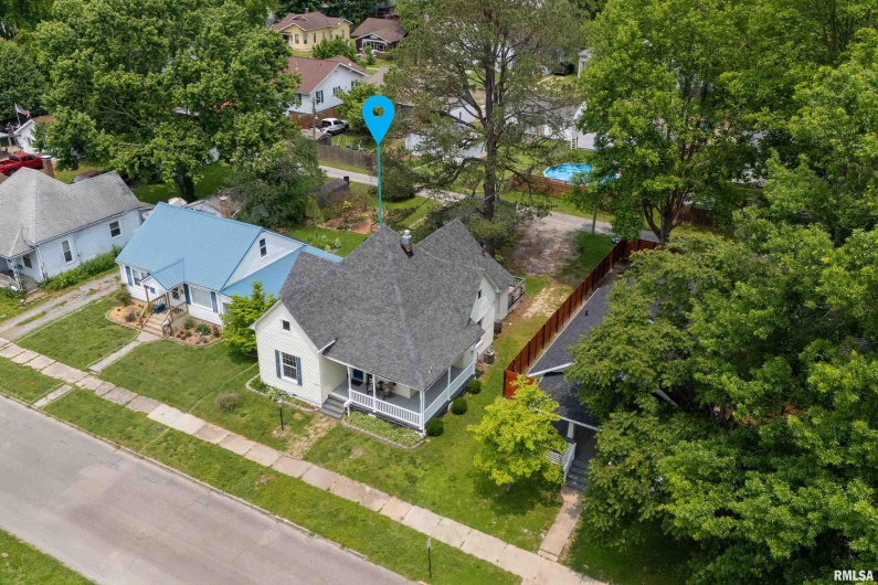2112 HERBERT Street, Murphysboro, Illinois 62966, 3 Bedrooms Bedrooms, 0 ,1 BathroomBathrooms,Residential,For Sale,HERBERT,0,RMAEB458234