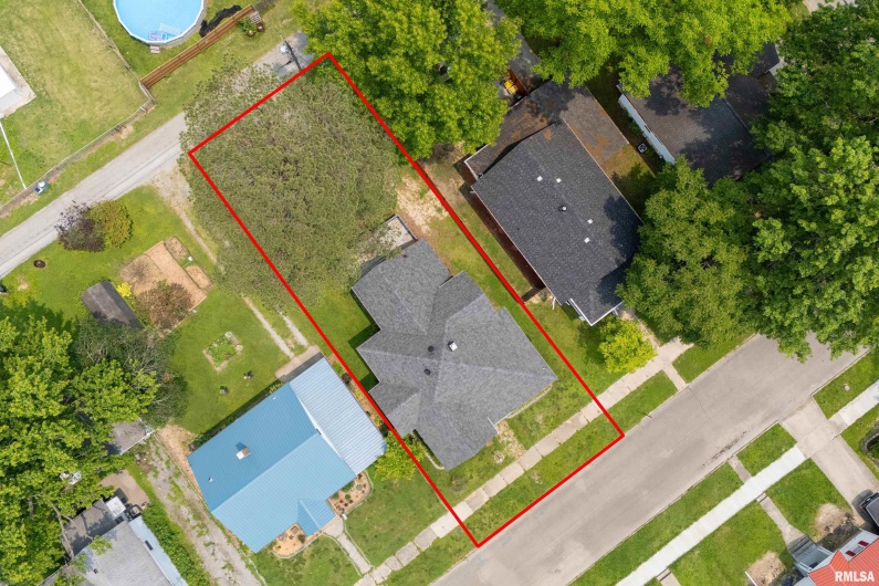 2112 HERBERT Street, Murphysboro, Illinois 62966, 3 Bedrooms Bedrooms, 0 ,1 BathroomBathrooms,Residential,For Sale,HERBERT,0,RMAEB458234