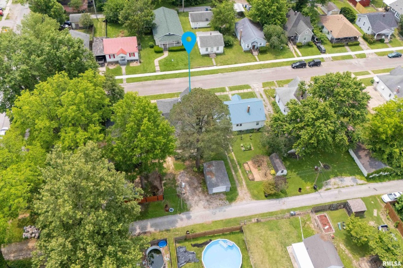 2112 HERBERT Street, Murphysboro, Illinois 62966, 3 Bedrooms Bedrooms, 0 ,1 BathroomBathrooms,Residential,For Sale,HERBERT,0,RMAEB458234