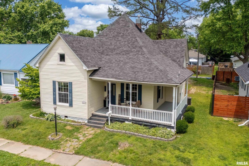 2112 HERBERT Street, Murphysboro, Illinois 62966, 3 Bedrooms Bedrooms, 0 ,1 BathroomBathrooms,Residential,For Sale,HERBERT,0,RMAEB458234