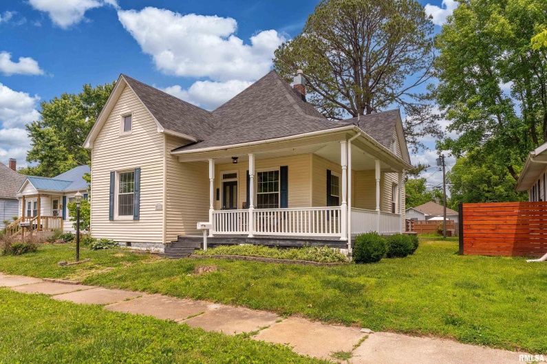 2112 HERBERT Street, Murphysboro, Illinois 62966, 3 Bedrooms Bedrooms, 0 ,1 BathroomBathrooms,Residential,For Sale,HERBERT,0,RMAEB458234