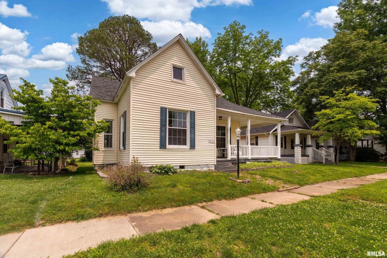 2112 HERBERT Street, Murphysboro, Illinois 62966, 3 Bedrooms Bedrooms, 0 ,1 BathroomBathrooms,Residential,For Sale,HERBERT,0,RMAEB458234