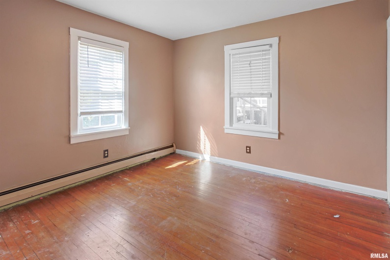 111 GRAND Avenue, Anna, Illinois 62906, 3 Bedrooms Bedrooms, 0 ,2 BathroomsBathrooms,Residential,For Sale,GRAND,0,RMAEB459761