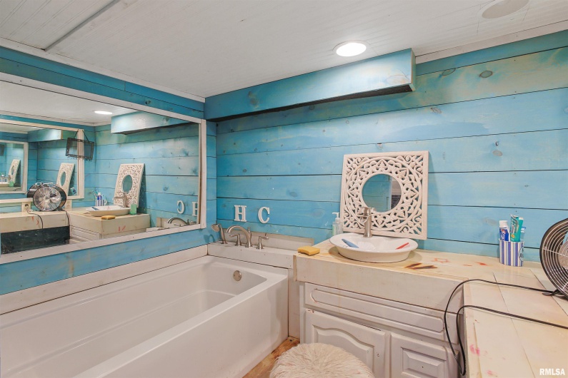 111 GRAND Avenue, Anna, Illinois 62906, 3 Bedrooms Bedrooms, 0 ,2 BathroomsBathrooms,Residential,For Sale,GRAND,0,RMAEB459761