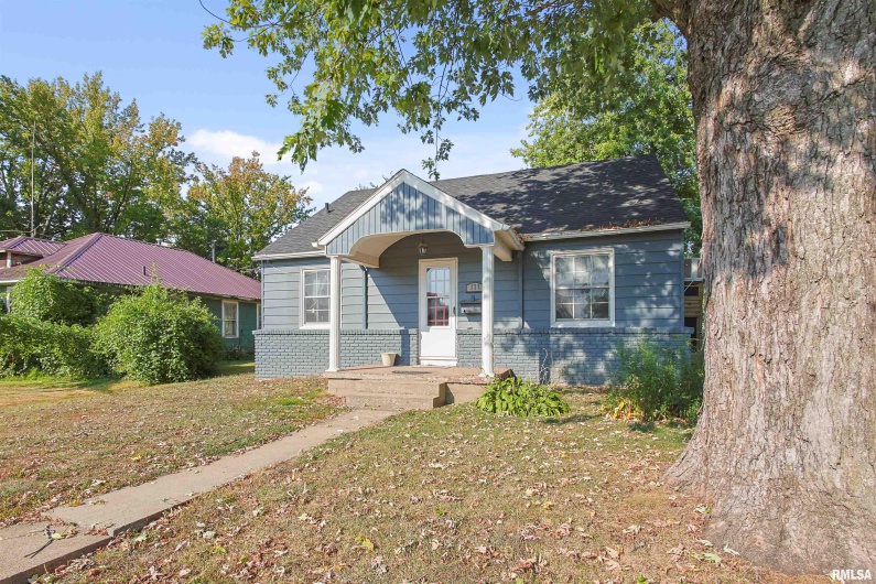 111 GRAND Avenue, Anna, Illinois 62906, 3 Bedrooms Bedrooms, 0 ,2 BathroomsBathrooms,Residential,For Sale,GRAND,0,RMAEB459761