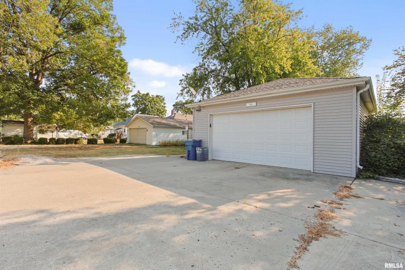 111 GRAND Avenue, Anna, Illinois 62906, 3 Bedrooms Bedrooms, 0 ,2 BathroomsBathrooms,Residential,For Sale,GRAND,0,RMAEB459761