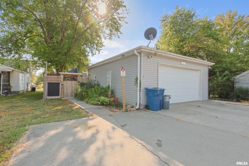 111 GRAND Avenue, Anna, Illinois 62906, 3 Bedrooms Bedrooms, 0 ,2 BathroomsBathrooms,Residential,For Sale,GRAND,0,RMAEB459761