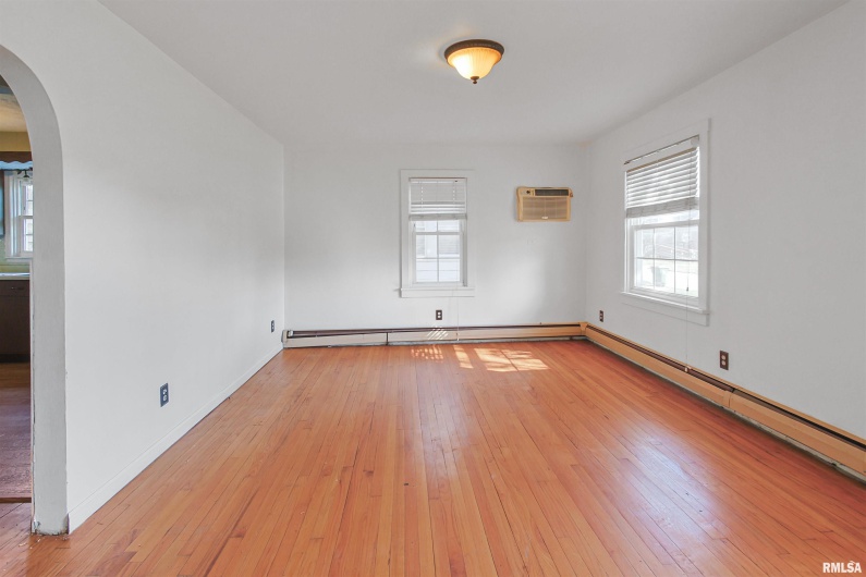 111 GRAND Avenue, Anna, Illinois 62906, 3 Bedrooms Bedrooms, 0 ,2 BathroomsBathrooms,Residential,For Sale,GRAND,0,RMAEB459761