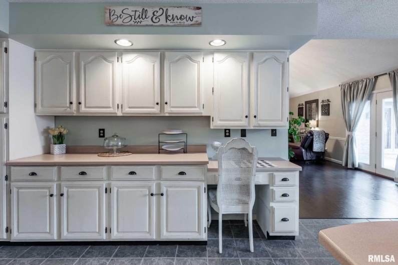 1600 LISA Lane, Marion, Illinois 62959, 4 Bedrooms Bedrooms, 0 ,3 BathroomsBathrooms,Residential,For Sale,LISA,0,RMAQC4267451