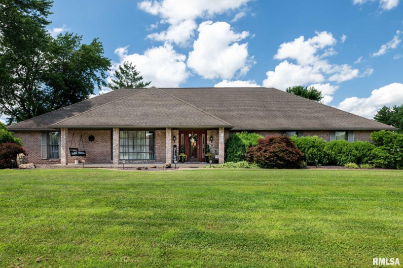 1600 LISA Lane, Marion, Illinois 62959, 4 Bedrooms Bedrooms, 0 ,3 BathroomsBathrooms,Residential,For Sale,LISA,0,RMAQC4267451