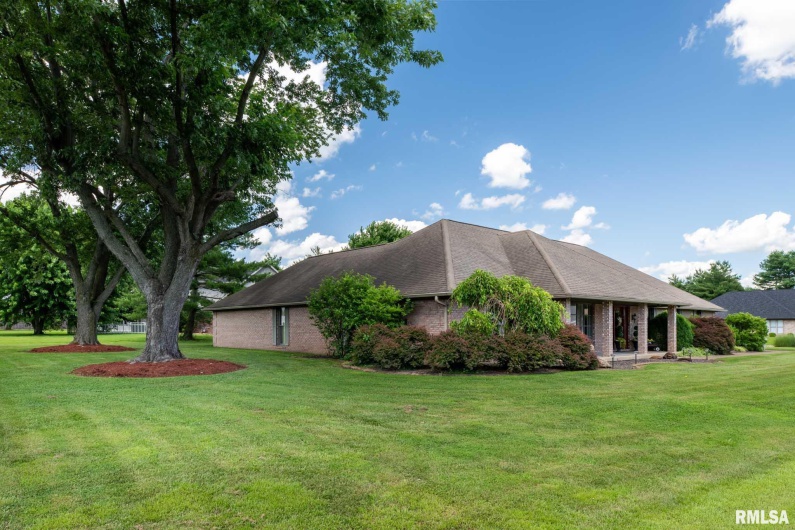 1600 LISA Lane, Marion, Illinois 62959, 4 Bedrooms Bedrooms, 0 ,3 BathroomsBathrooms,Residential,For Sale,LISA,0,RMAQC4267451