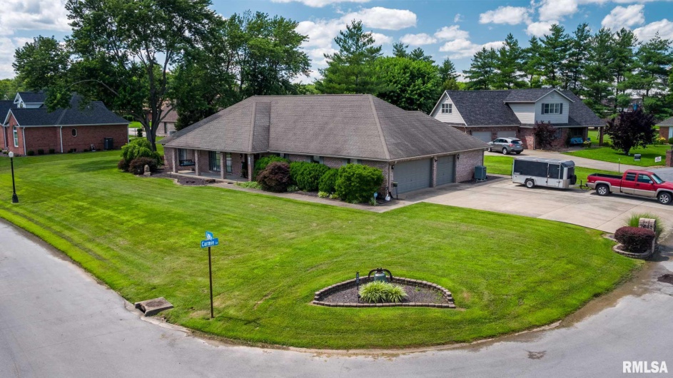 1600 LISA Lane, Marion, Illinois 62959, 4 Bedrooms Bedrooms, 0 ,3 BathroomsBathrooms,Residential,For Sale,LISA,0,RMAQC4267451