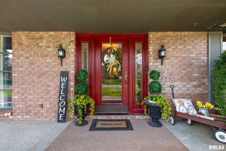 1600 LISA Lane, Marion, Illinois 62959, 4 Bedrooms Bedrooms, 0 ,3 BathroomsBathrooms,Residential,For Sale,LISA,0,RMAQC4267451