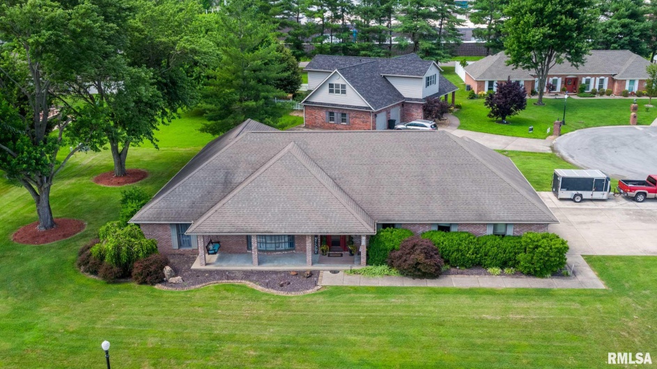 1600 LISA Lane, Marion, Illinois 62959, 4 Bedrooms Bedrooms, 0 ,3 BathroomsBathrooms,Residential,For Sale,LISA,0,RMAQC4267451