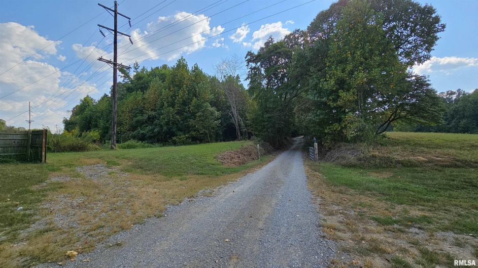 767 IL Route 1 N Highway, Elizabethtown, Illinois 62931, 3 Bedrooms Bedrooms, 0 ,2 BathroomsBathrooms,Residential,For Sale,IL Route 1 N,0,RMAEB459765