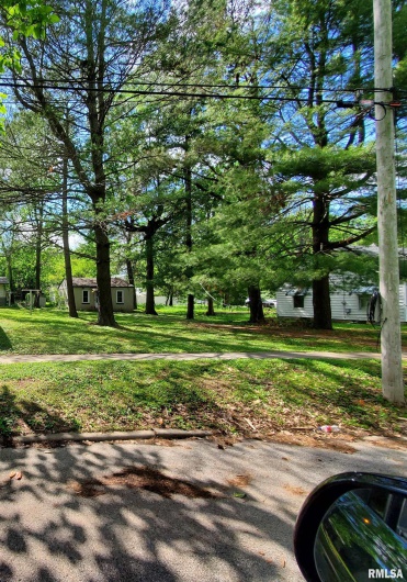 506 ALMOND Street, Carbondale, Illinois 62901, 1 Bedroom Bedrooms, 0 ,1 BathroomBathrooms,Residential,For Sale,ALMOND,0,RMAEB458462