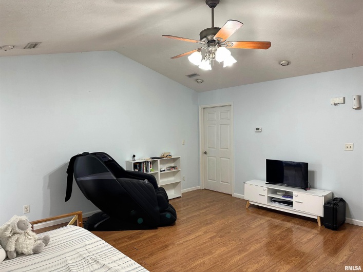 1208 Gerlock Court, Carterville, Illinois 62918, 3 Bedrooms Bedrooms, 0 ,2 BathroomsBathrooms,Residential,For Sale,Gerlock,0,RMAEB459767