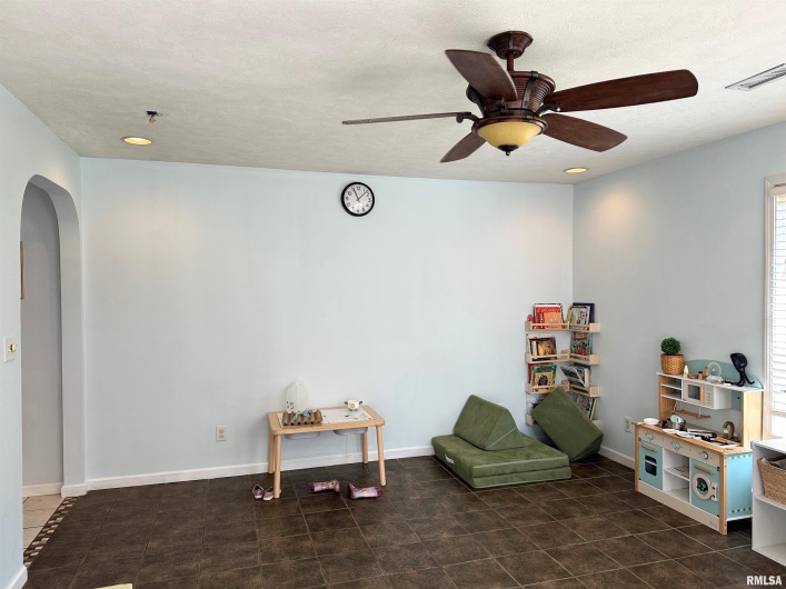 1208 Gerlock Court, Carterville, Illinois 62918, 3 Bedrooms Bedrooms, 0 ,2 BathroomsBathrooms,Residential,For Sale,Gerlock,0,RMAEB459767