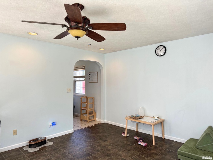1208 Gerlock Court, Carterville, Illinois 62918, 3 Bedrooms Bedrooms, 0 ,2 BathroomsBathrooms,Residential,For Sale,Gerlock,0,RMAEB459767