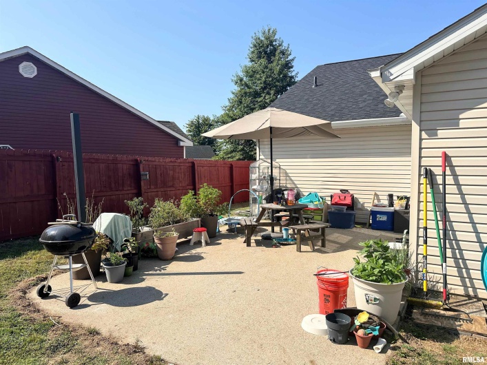 1208 Gerlock Court, Carterville, Illinois 62918, 3 Bedrooms Bedrooms, 0 ,2 BathroomsBathrooms,Residential,For Sale,Gerlock,0,RMAEB459767