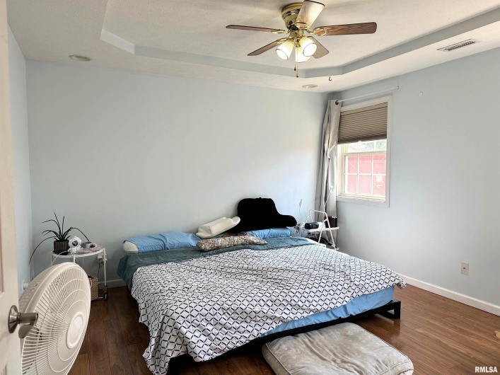 1208 Gerlock Court, Carterville, Illinois 62918, 3 Bedrooms Bedrooms, 0 ,2 BathroomsBathrooms,Residential,For Sale,Gerlock,0,RMAEB459767