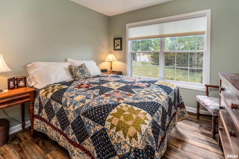 501 LEXINGTON Court, Carbondale, Illinois 62901, 2 Bedrooms Bedrooms, 0 ,2 BathroomsBathrooms,Residential,For Sale,LEXINGTON,0,RMAEB459770