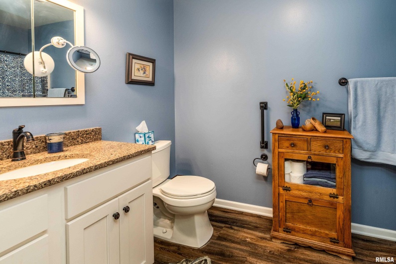 501 LEXINGTON Court, Carbondale, Illinois 62901, 2 Bedrooms Bedrooms, 0 ,2 BathroomsBathrooms,Residential,For Sale,LEXINGTON,0,RMAEB459770