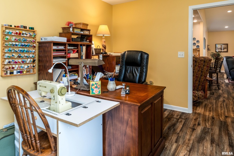 501 LEXINGTON Court, Carbondale, Illinois 62901, 2 Bedrooms Bedrooms, 0 ,2 BathroomsBathrooms,Residential,For Sale,LEXINGTON,0,RMAEB459770