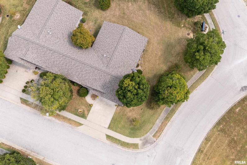 501 LEXINGTON Court, Carbondale, Illinois 62901, 2 Bedrooms Bedrooms, 0 ,2 BathroomsBathrooms,Residential,For Sale,LEXINGTON,0,RMAEB459770