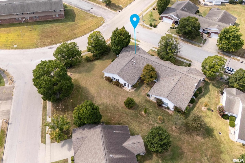 501 LEXINGTON Court, Carbondale, Illinois 62901, 2 Bedrooms Bedrooms, 0 ,2 BathroomsBathrooms,Residential,For Sale,LEXINGTON,0,RMAEB459770